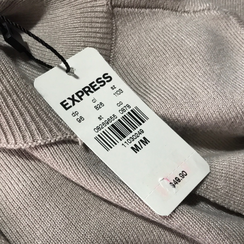 Express, lightweight sweater top, large keyhole front opening - Picture 4 of 8